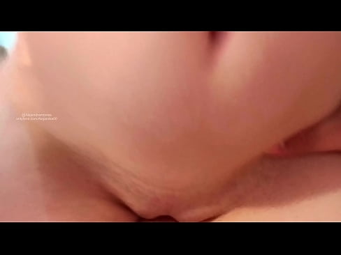 ❤️ تو اتاق خواهرم خوابیدم و اینطوری بیدار شدم سکس در ما ﹏